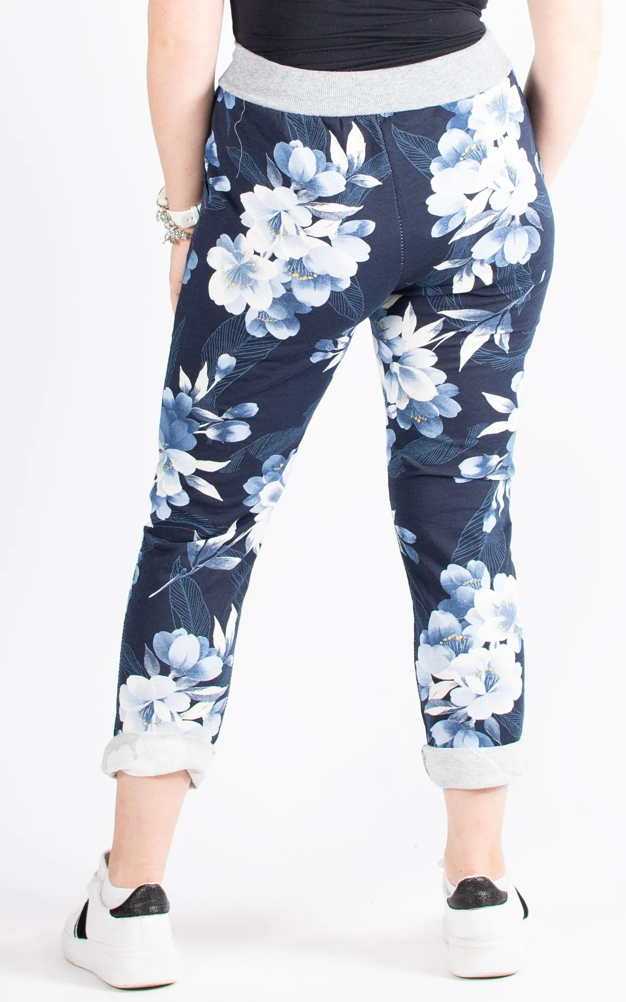 Basic Jogger | Navy Blue Flowers