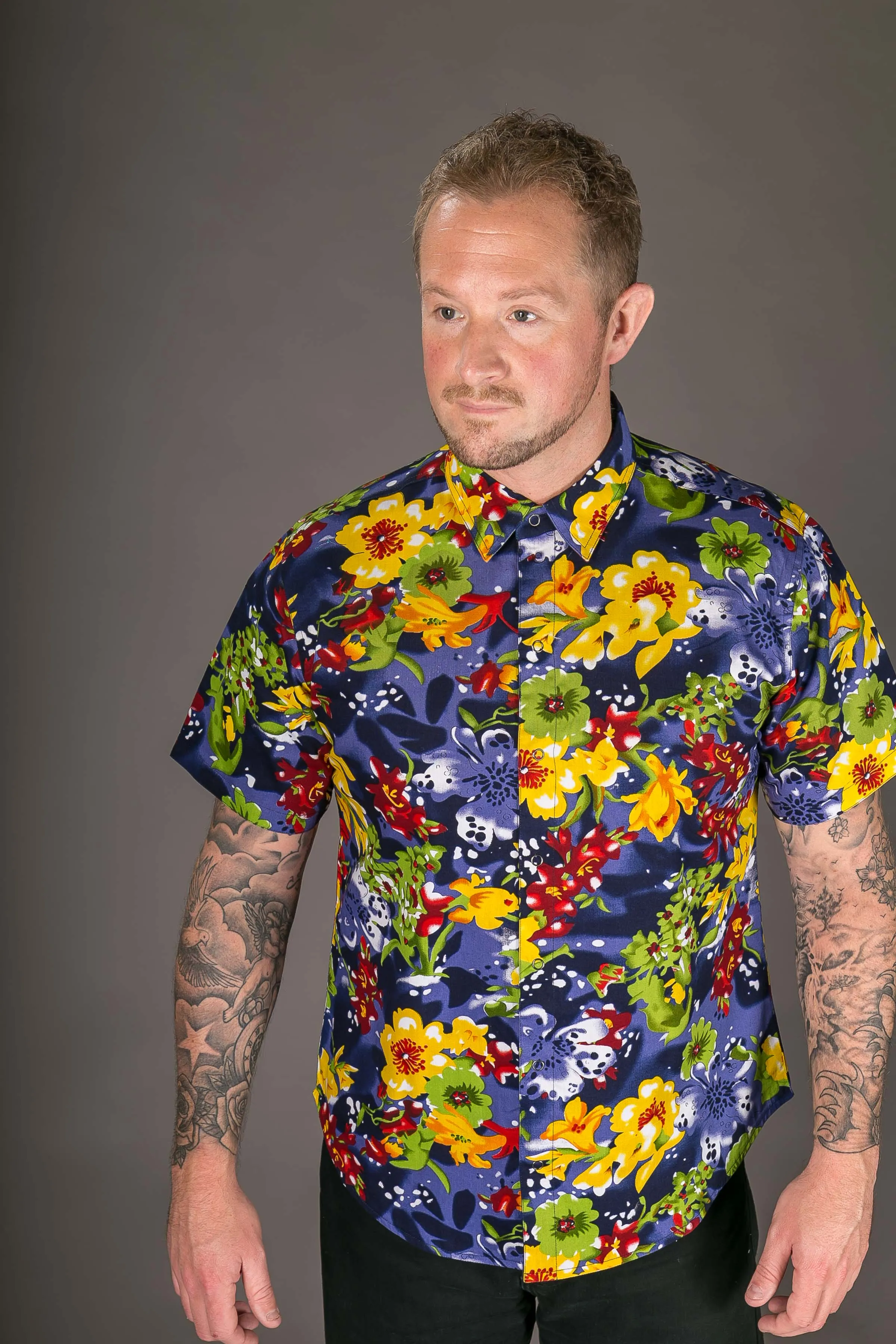 Blue Yellow Floral Print Cotton Slim and Regular Fit Mens Shirt Short Sleeve