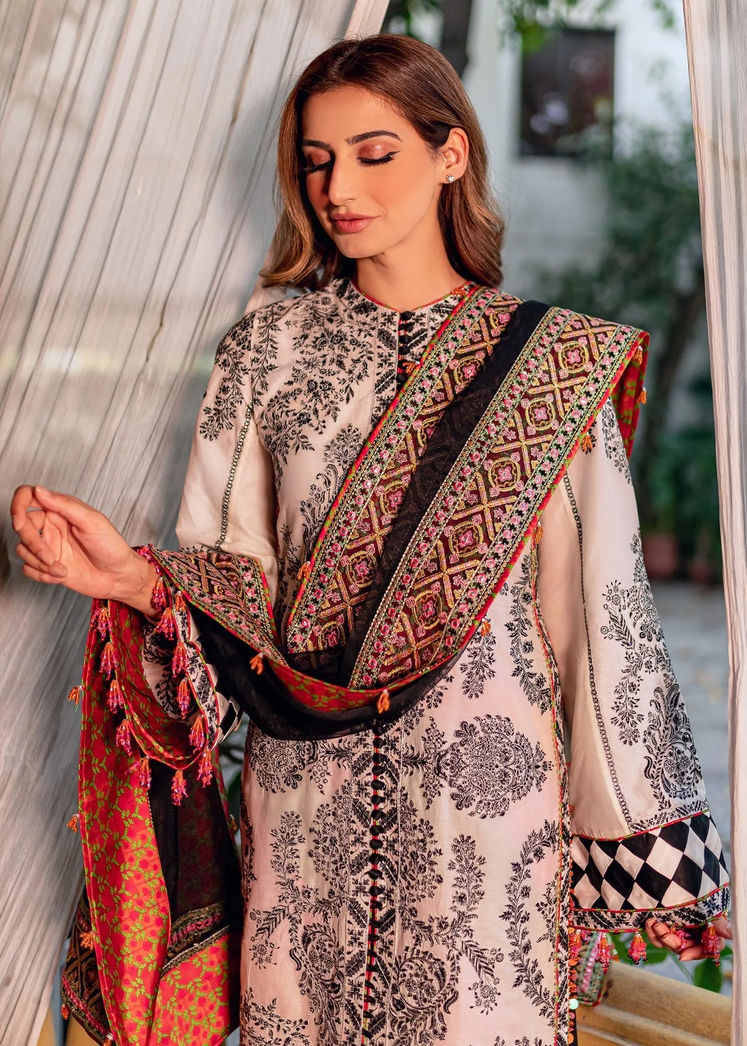 Hussain Rehar Rahgoli Luxury Lawn Collection 2022 – Zerbar