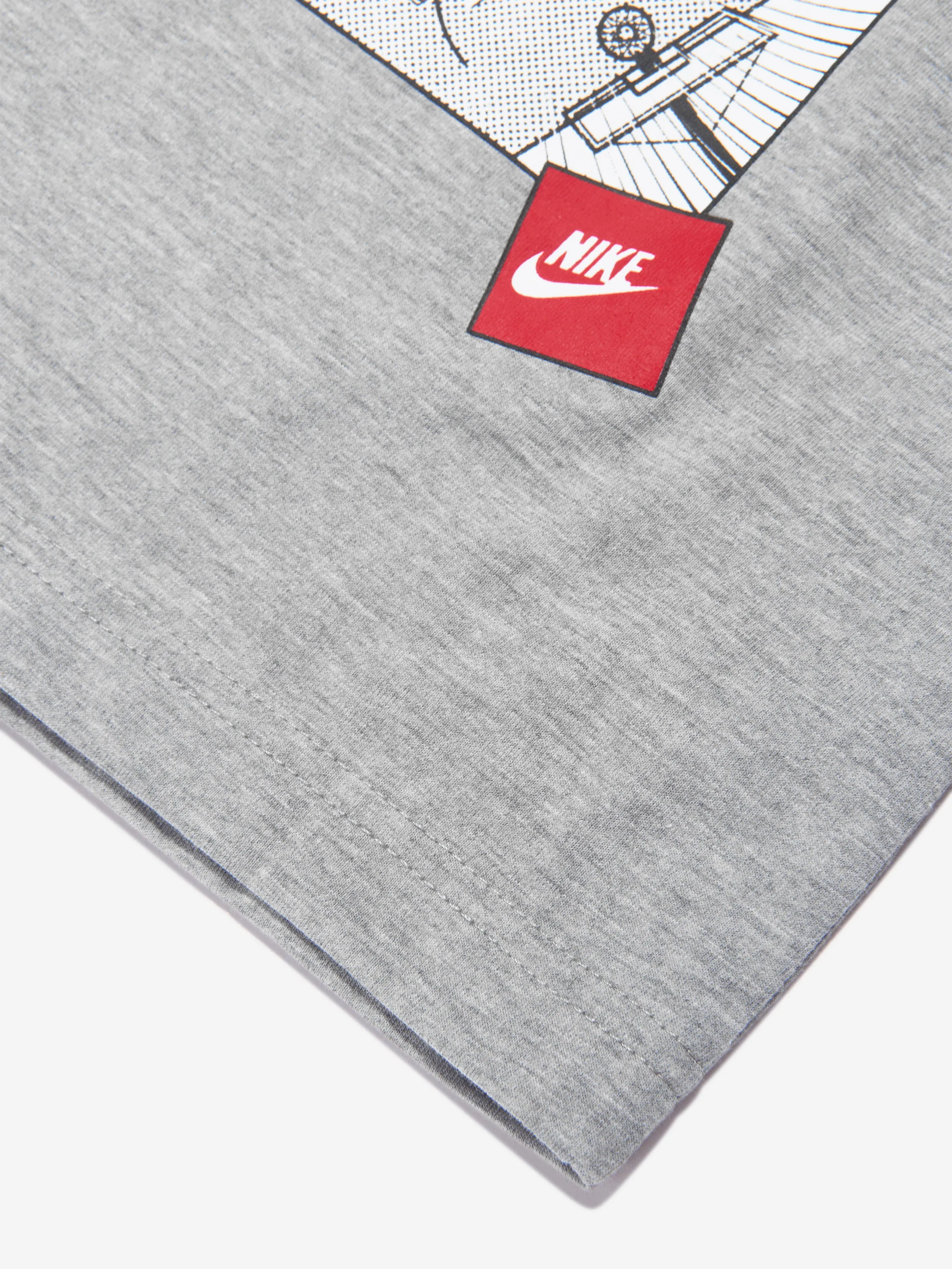 Nike Boys Icons Of Play T-Shirt in Grey